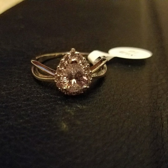 Beautiful Ring, Size 10 - Picture 4 of 7